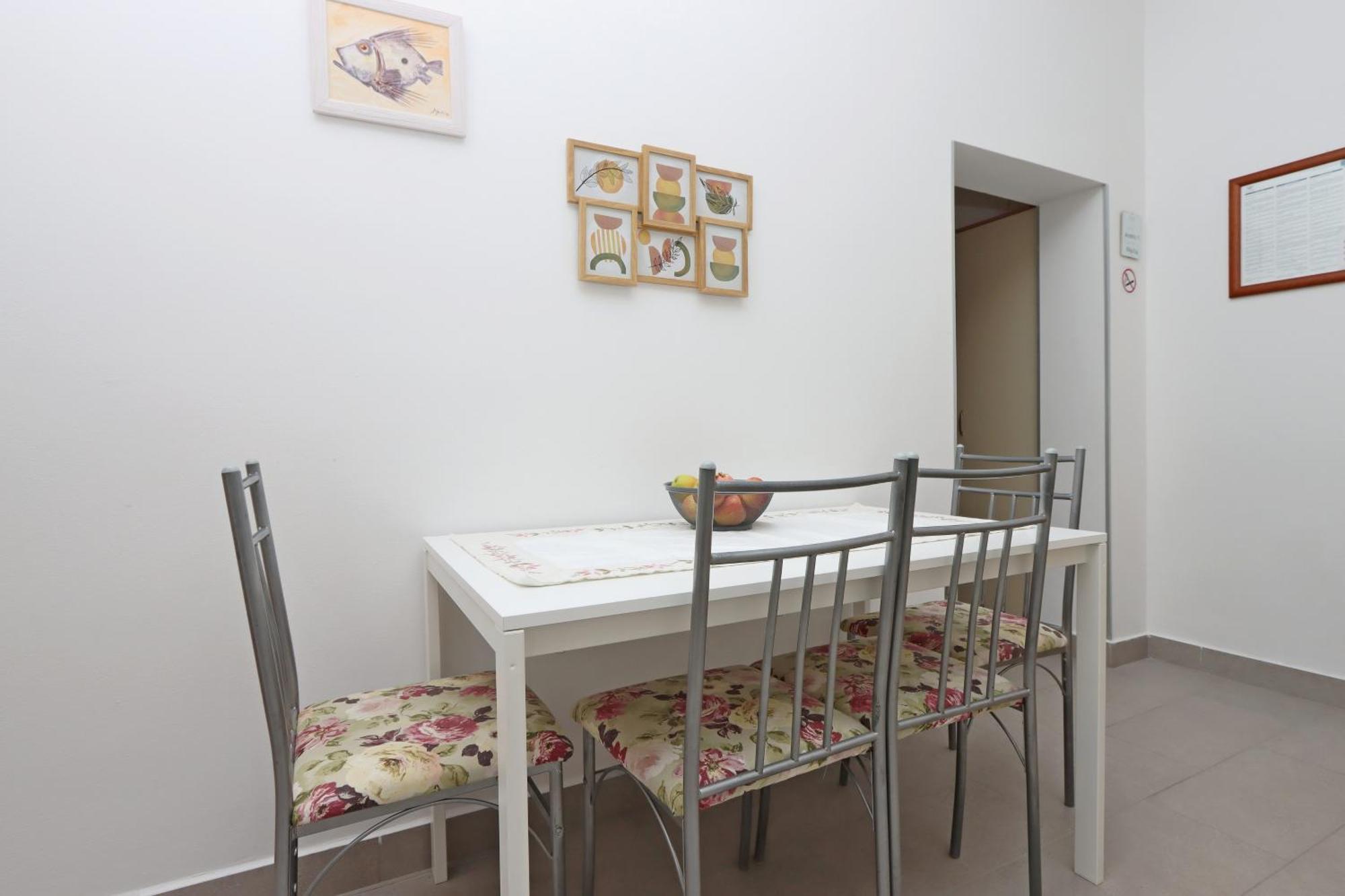 Apartments With A Parking Space Kornic, Krk - 415 部屋 写真
